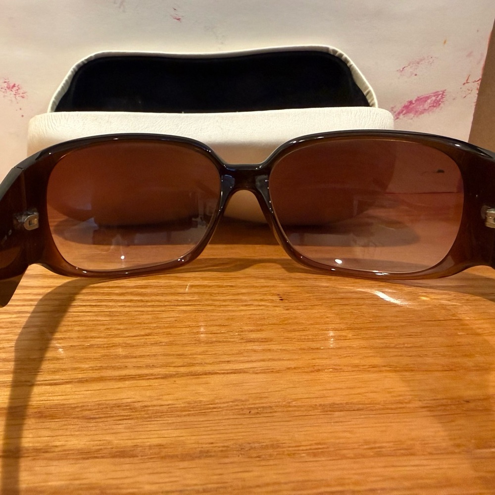 CHANEL Dark Brown Sunglasses (Y2K style) - Picture 7 of 16